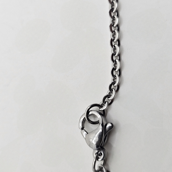 ⭐️40% Off⭐️ Silver Daisy Necklace - Picture 4 of 5